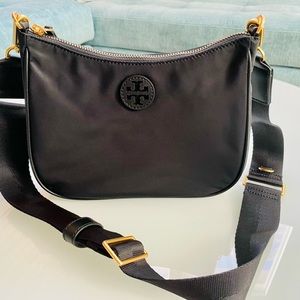 On sale ⭐️⭐️Tory Burch brand new handbag. NWOT